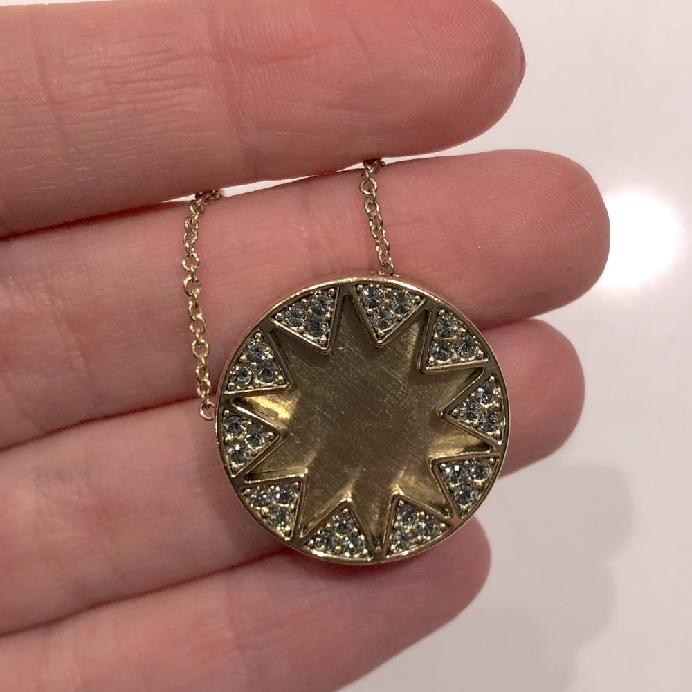 House of Harlow circle pendant necklace